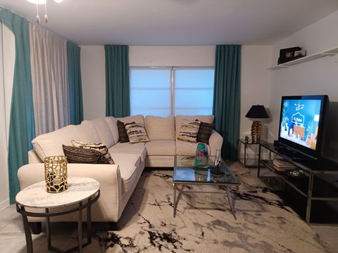 Srq Blinds & Drapes, Residential and Commercial custom window treatments in Sarasota FL. Your complete satisfaction is our top priority. We will work around your style and budget. Free estimates, Free Consultation. Drapes, Blinds, Plantation Shutters, Roman Shades, Sheer Drapes, Sheer Blinds, Room Darkening Shades, Automatization Custom Window Treatments
