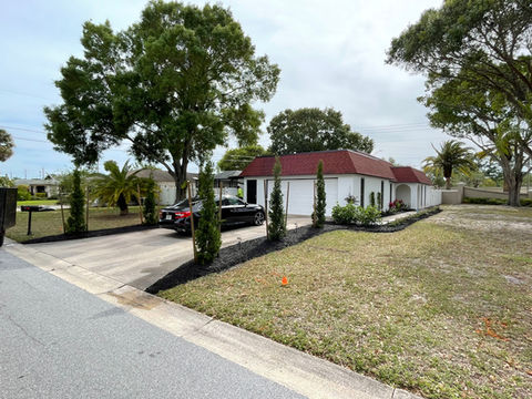 Vargas Landscaping & Sod, Sarasota Sod Specialists Since 2005, Weekly Lawn Maintenance, Tree Trimming, Landscape Design, Irrigation Repairs and much more!