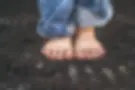 Is going barefoot healthier for kids