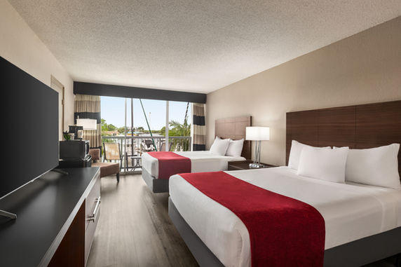 Ramada by Wyndham Sarasota Waterfront, Queen Beds, Balcony Water View. 6.5 waterfront acres, lush garden landscaping,132 recently renovated guest rooms and suites 