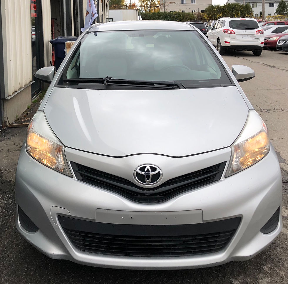 Thumbnail: 2012 Toyota Yaris LE 