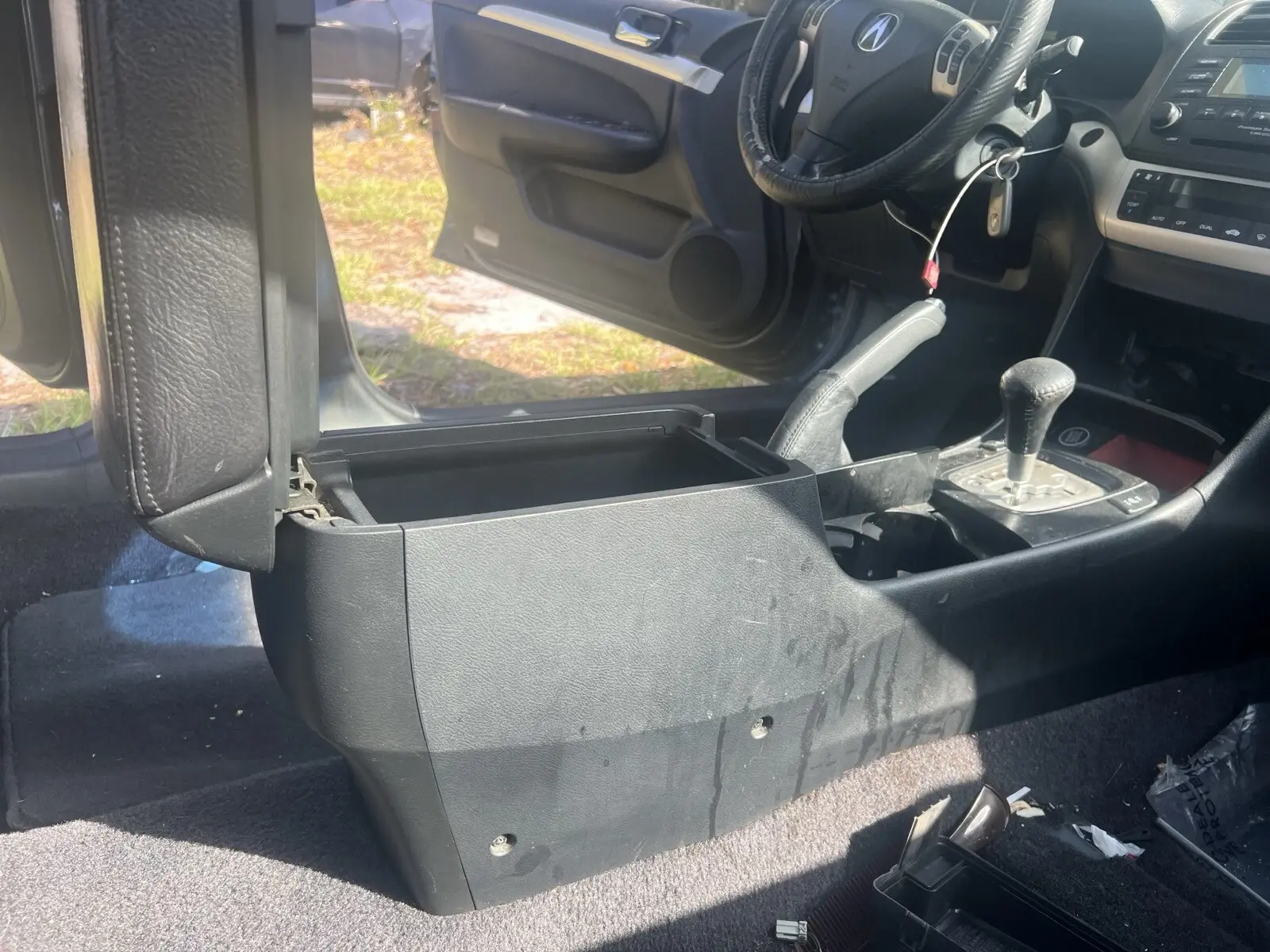 2004-08 (2006) Acura TSX Armrest Center Console w/cup holder