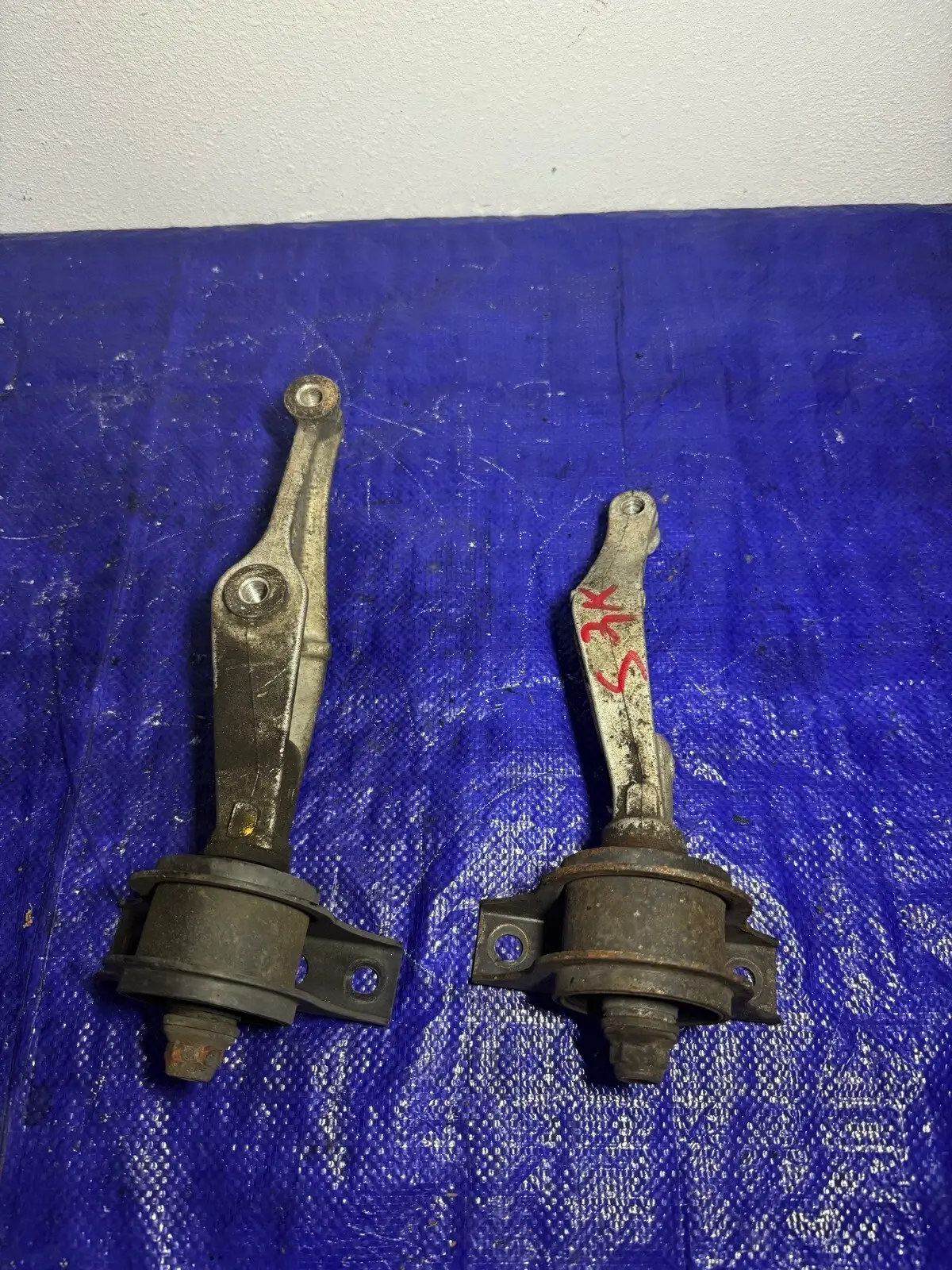 2003-05 Honda S2000 Differential Mounts