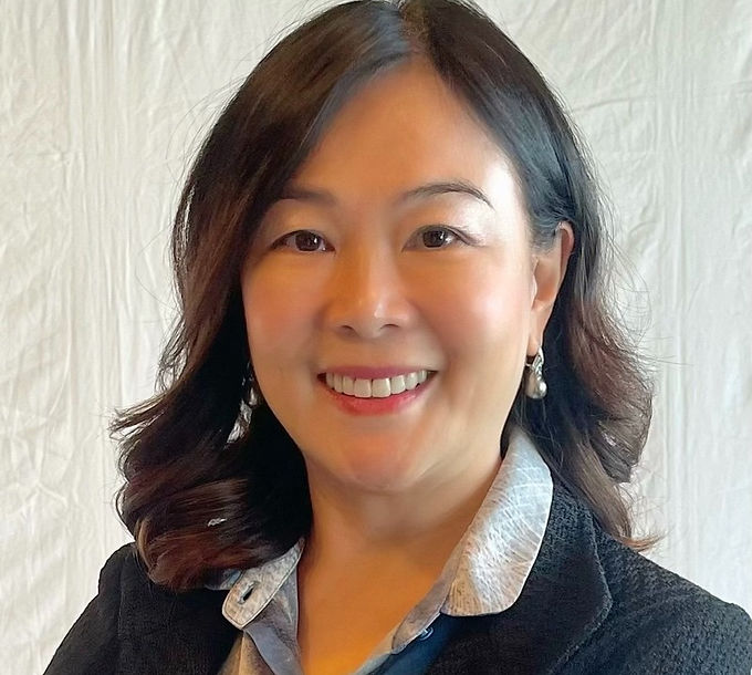 Ooi Huey Tyng (Tyng) has extensive experience across global multinationals, banks and fintech. She is an experienced Managing Director, Advisor, Board Member and Business builder with a history of working in finance, banking, payments, FinTech and services industries.

Tyng has held multiple positions in Grab, and was instrumental in setting up a strong team and foundation, driving growth in GrabPay to where it is today. Tyng is an Independent Director of AIG Asia Pacific Insurance Board, Maxis Berhad and Pacific Century Group, Bridgetown 3 SPAC.  