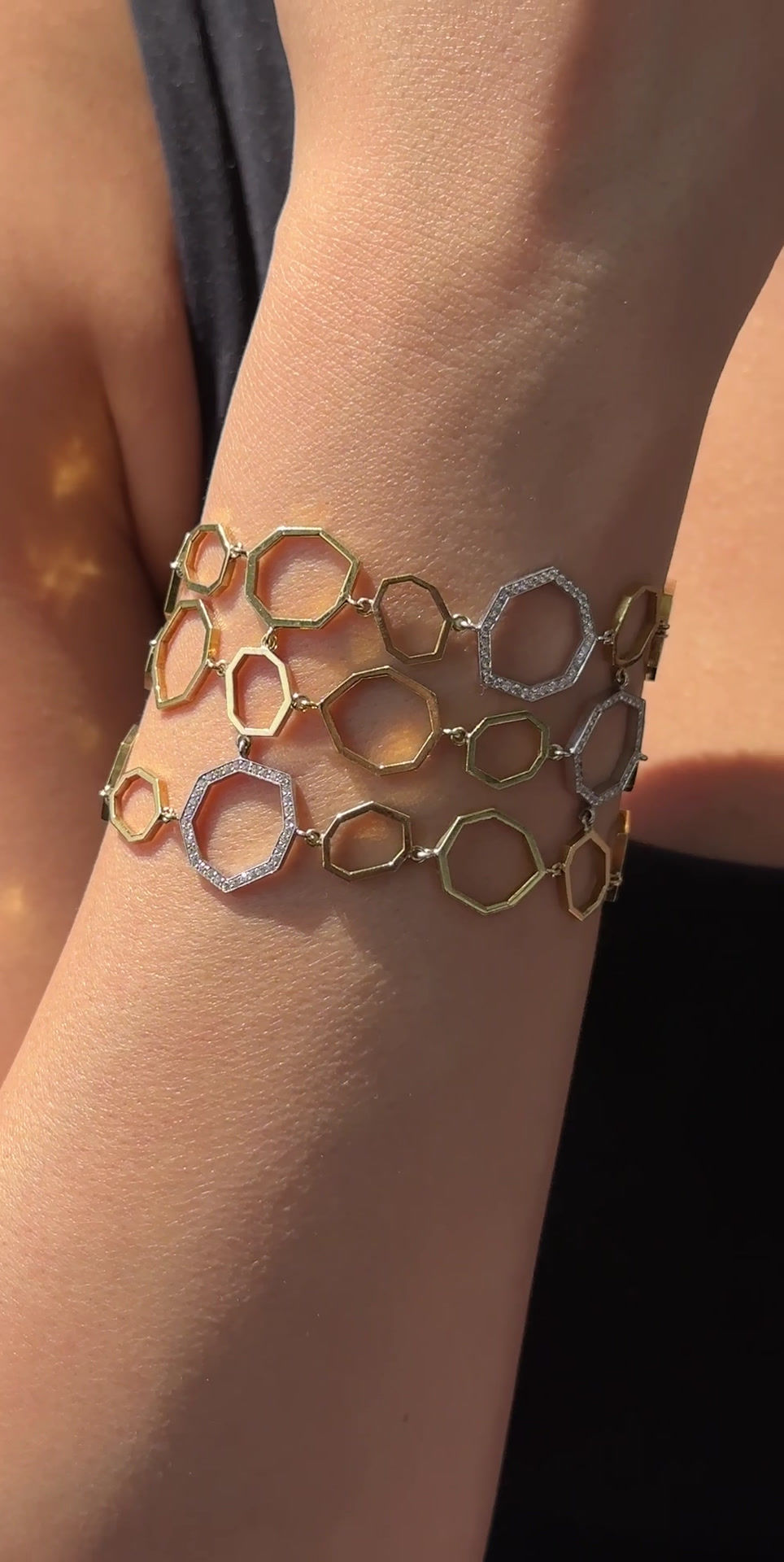Thumbnail: Yellow Gold & Diamond Honeycomb Bracelet 0.75 cts.