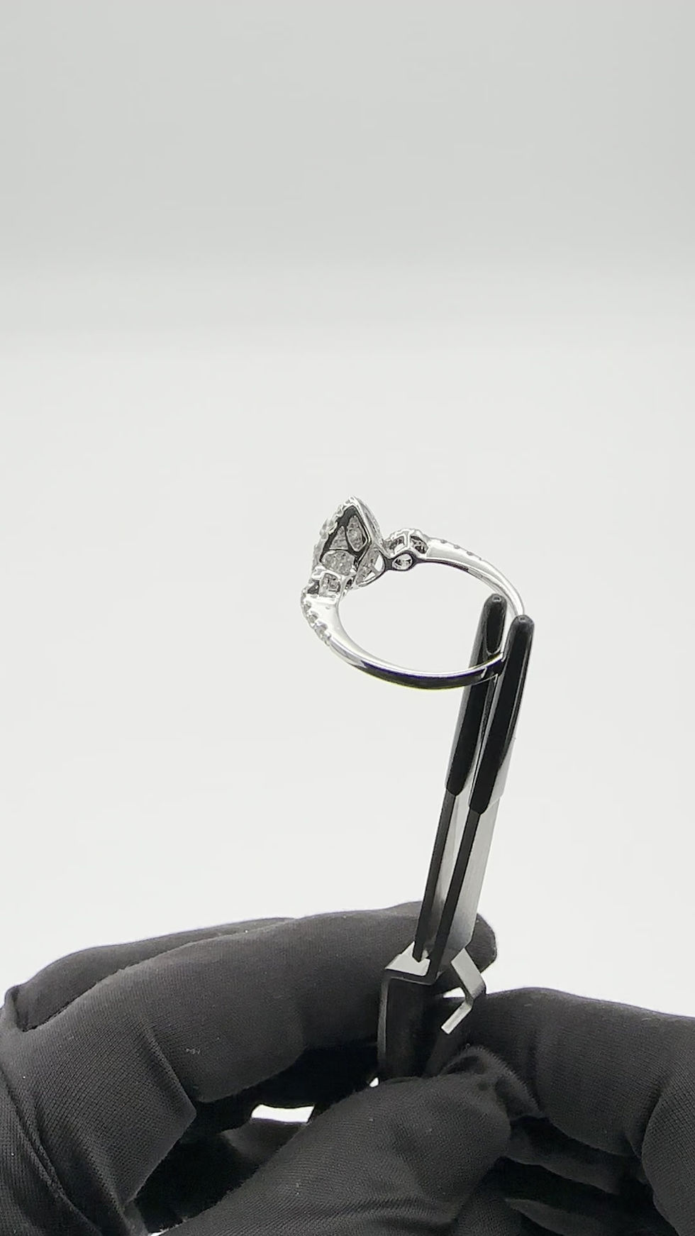 Thumbnail: Pear-Shape White Gold Diamond Ring 0.67 cts.