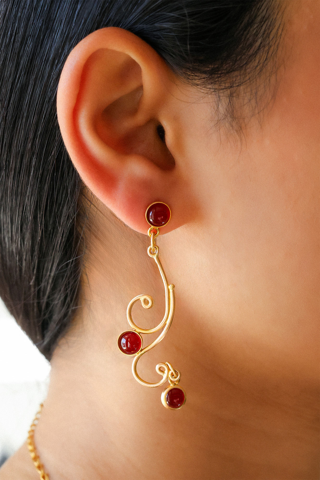 Yellow Gold Red Cabochon Dangling Earrings