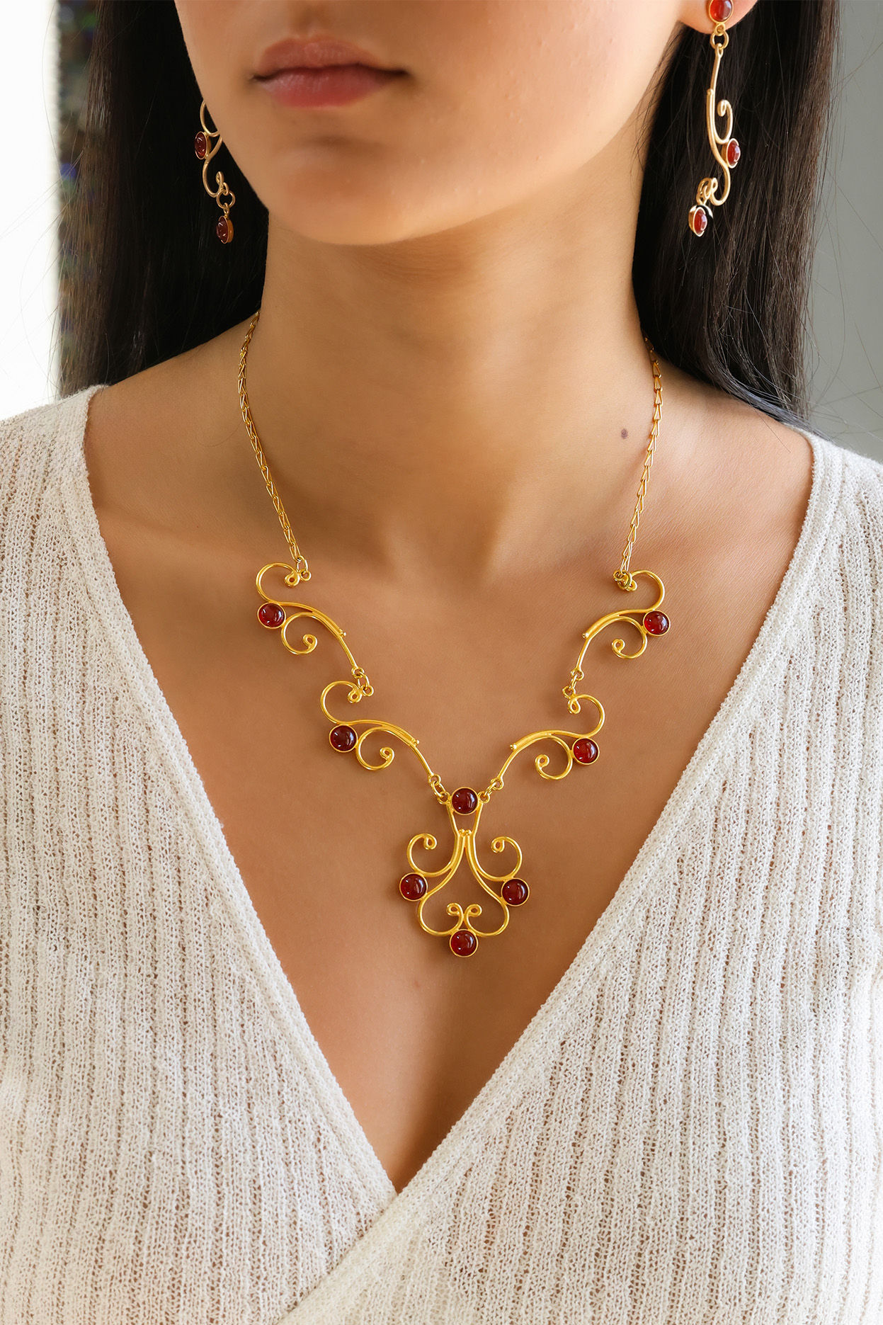 Yellow Gold Red Cabochon Necklace