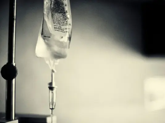 Hanging IV therapy solution bag