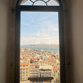 Galata Kulesi penceresinden İstanbul şehir manzarası