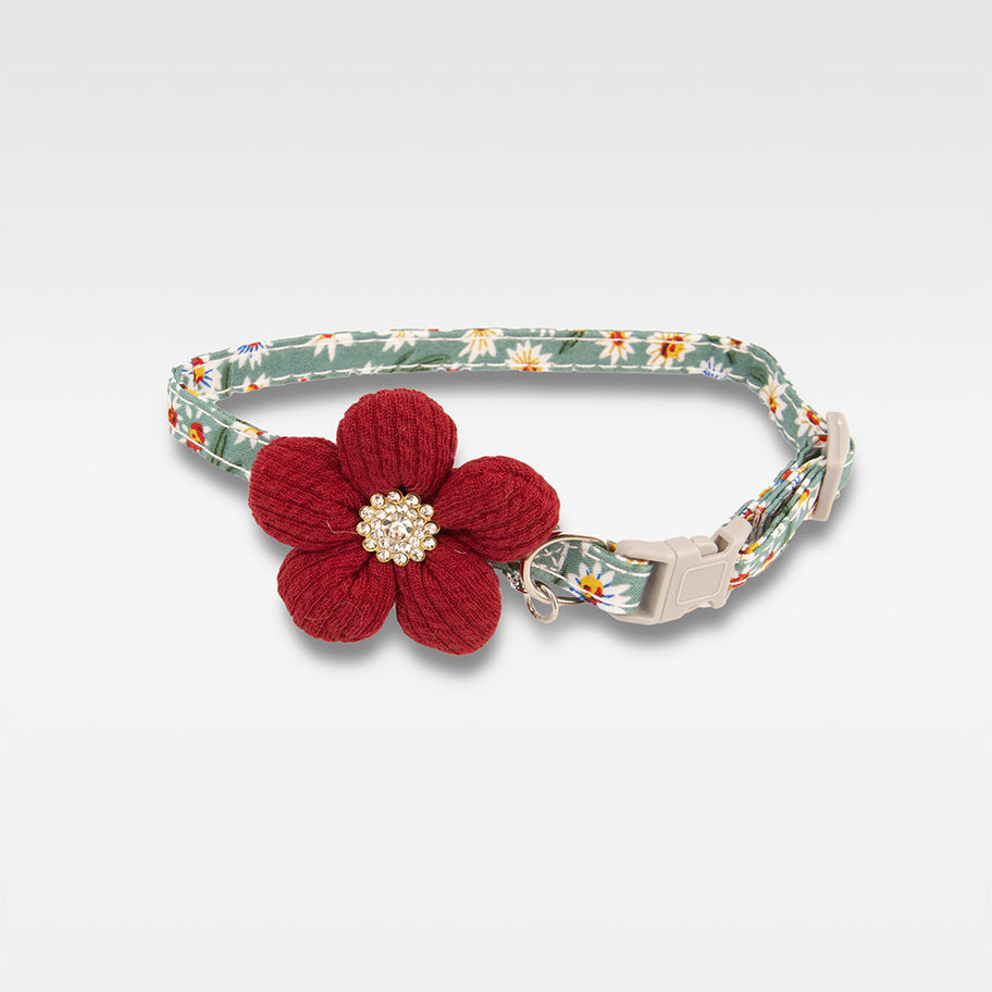 Hellgrünes VIPDOG Hundehalsband mit Blumenmuster & grosser roter Stoffblume – leicht, wasserfest, ideal für kleine Hunde