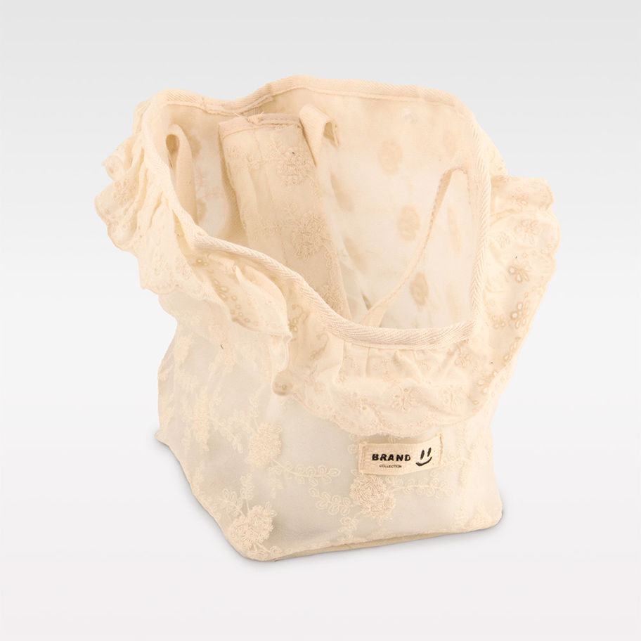 LaceChic Hundetasche – elegante Tasche mit Spitzendesign für kleine Hunde, ideal für Spaziergänge und Shopping.