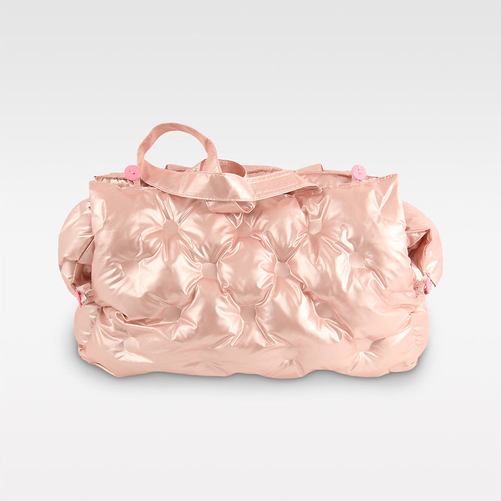 Rosa Hundetasche Seidenlook mit pinkem Knopf – edle Tasche für kleine Hunde