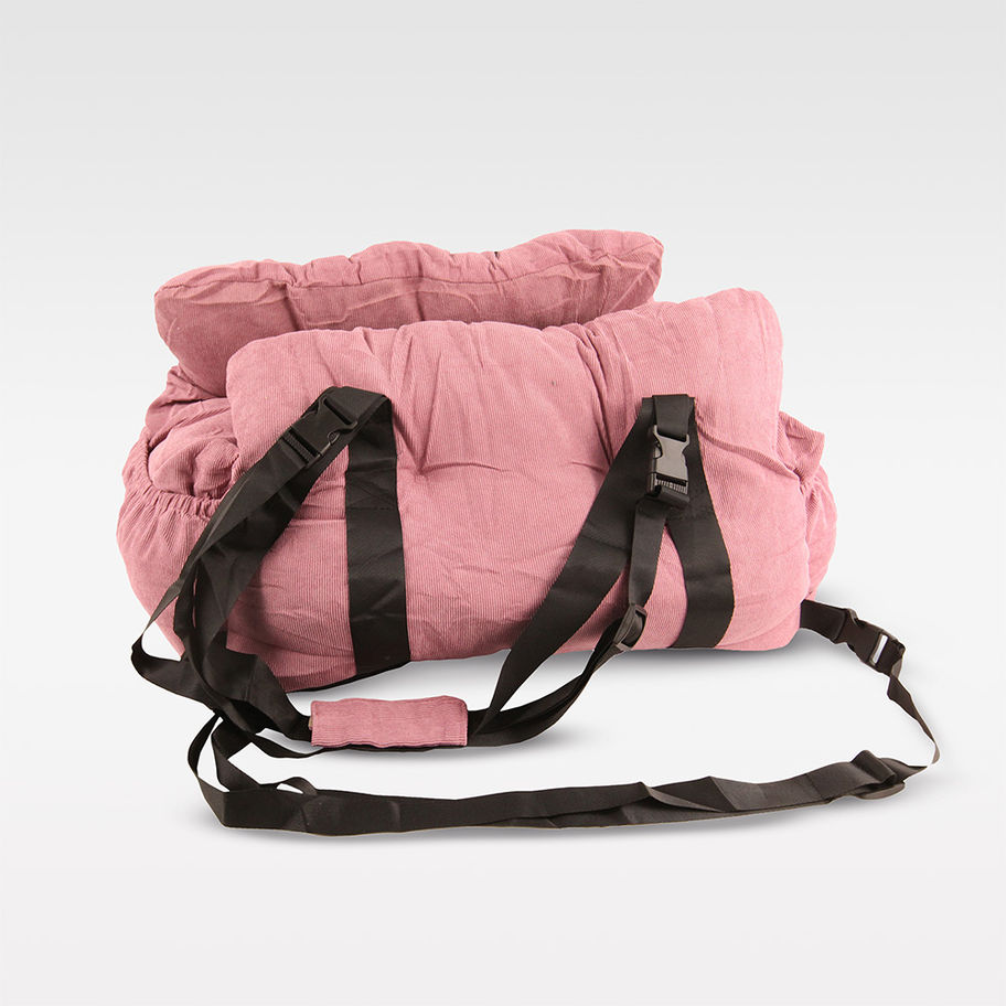 ComfyRide Hundetasche in Rosa Kord als Tragetasche getragen – ideal für kleine Hunde, bequem und stylisch für unterwegs