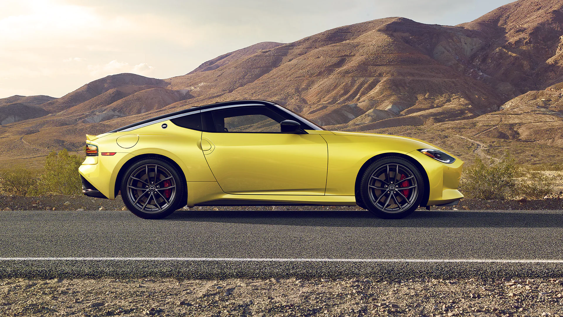 2023-nissan-z-ikazuchi-yellow-tricoat-l.jpg.webp