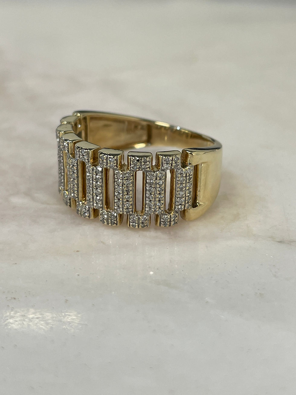 Thumbnail: Diamond Ring Band