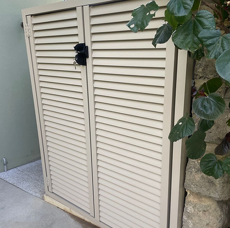 Pool storage