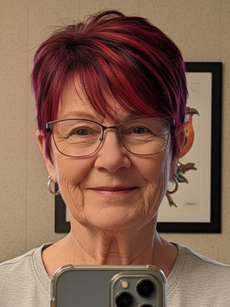 Tapered Volumizing Pixie Red Highlights