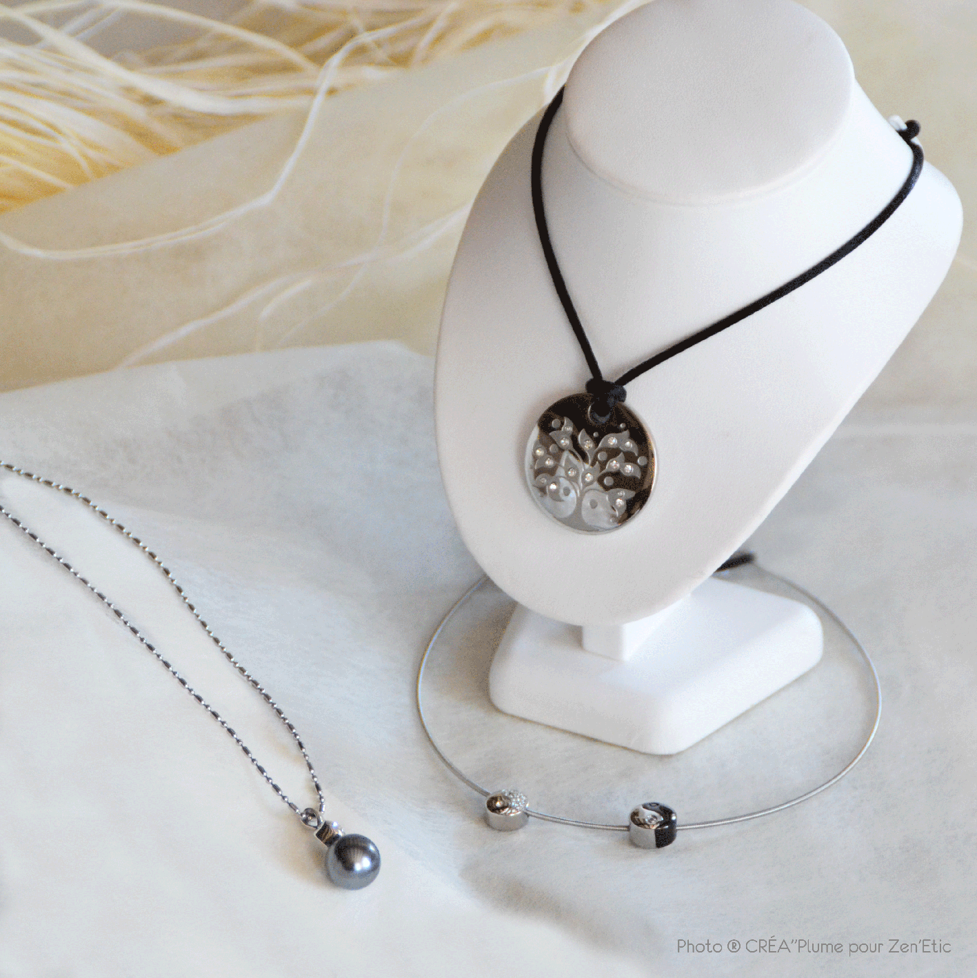 Pendentifs et colliers délicats