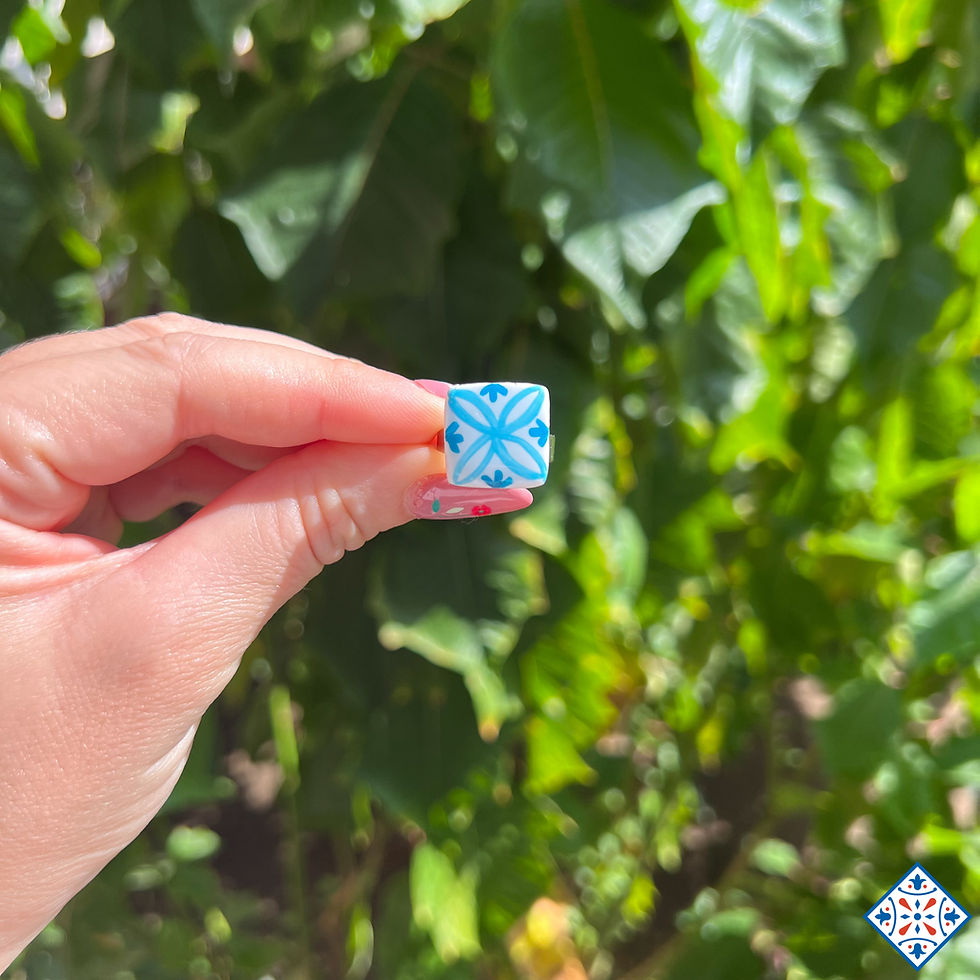 Anello con la maiolica azzurra e blu