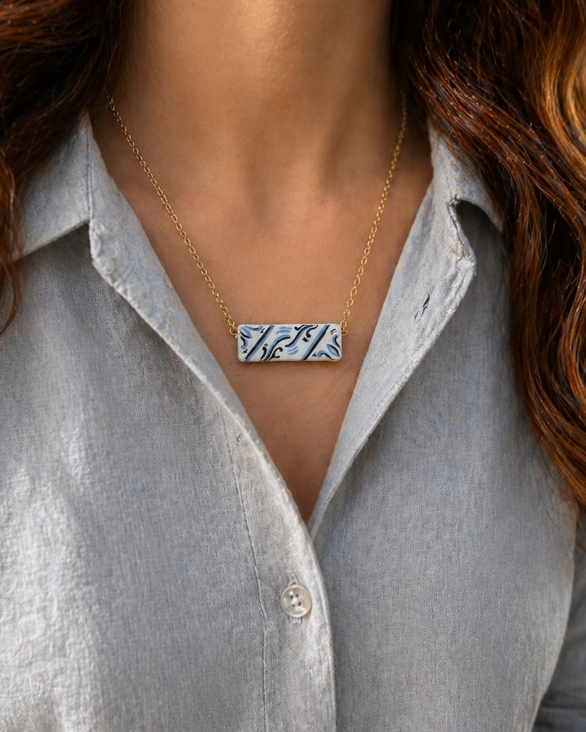 Collana "Ti porto con me" e maiolica nera