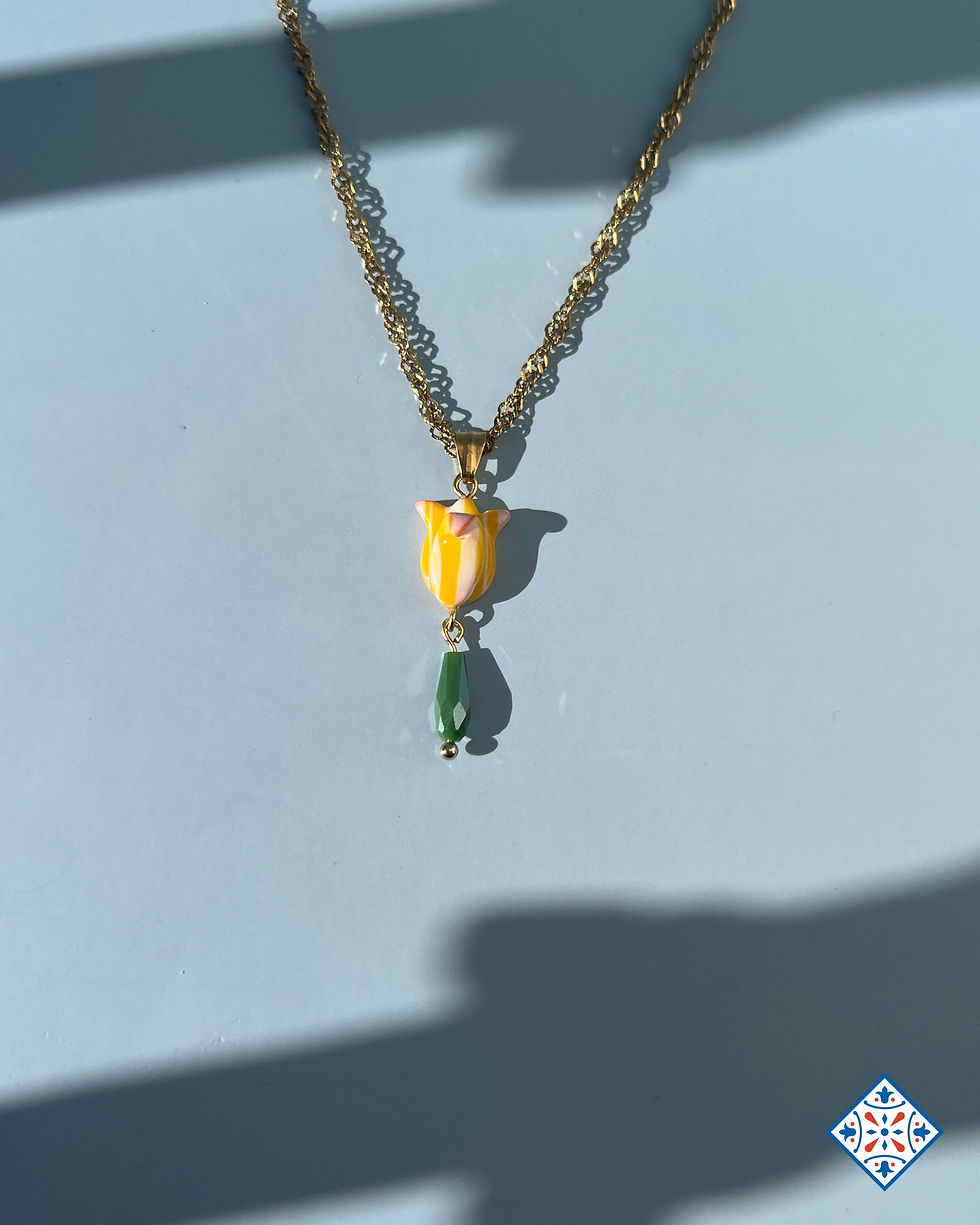 Collana con tulipano giallo striato e perlina verde