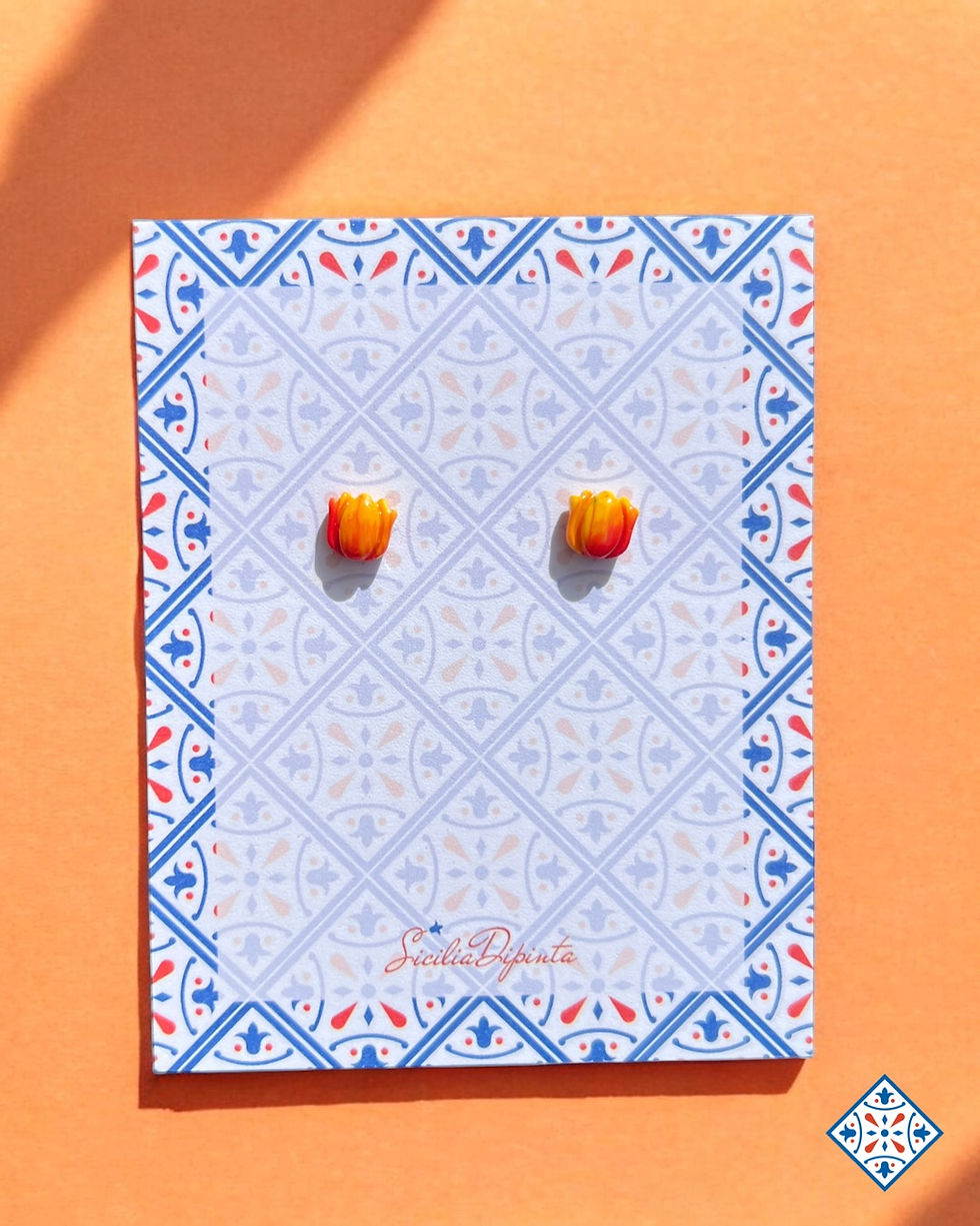 Miniatura: Orecchini da lobo con micro tulipani rossi