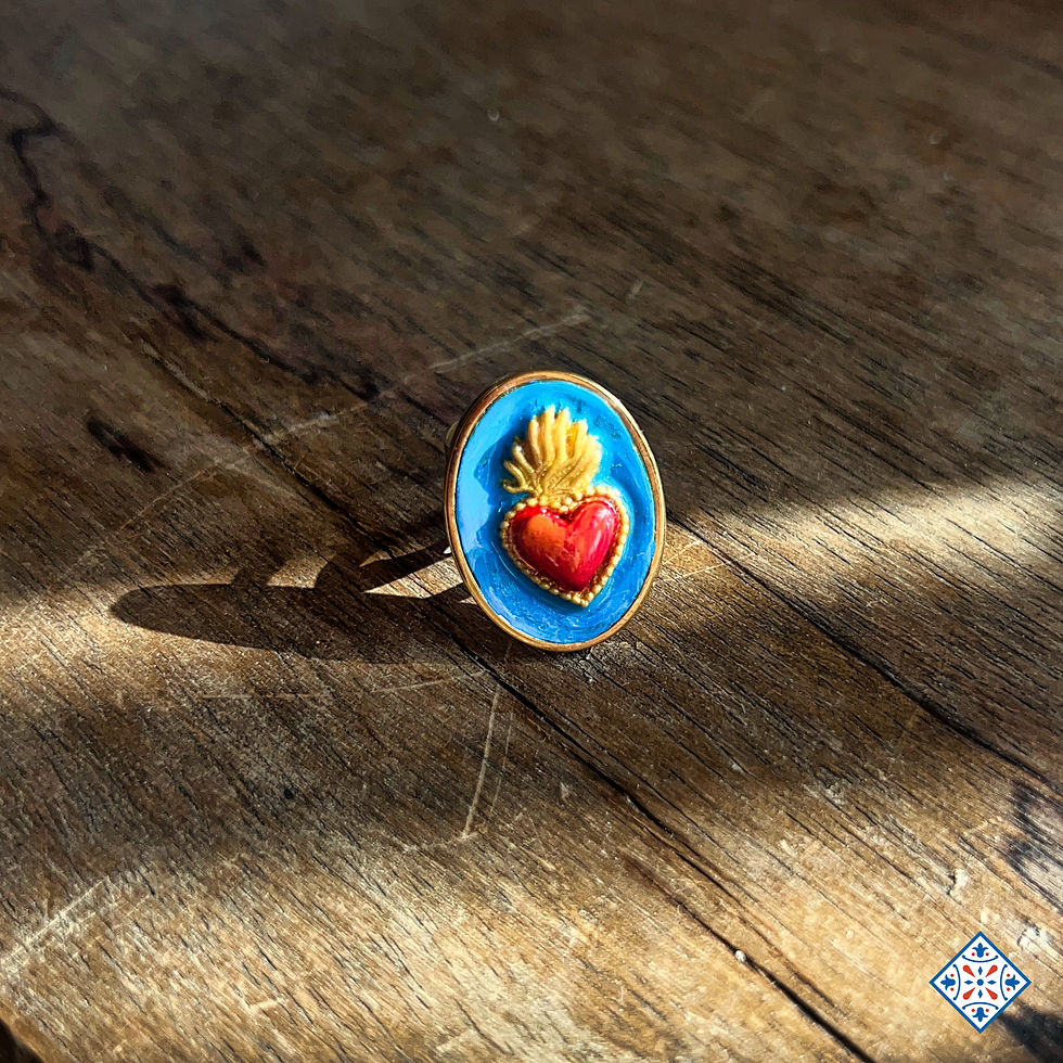Anello grande ovale con cuore sacro ex voto azzurro