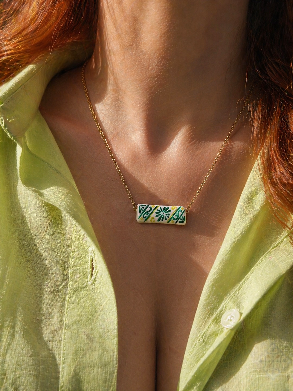 Collana "Ti porto con me" e  maiolica verde