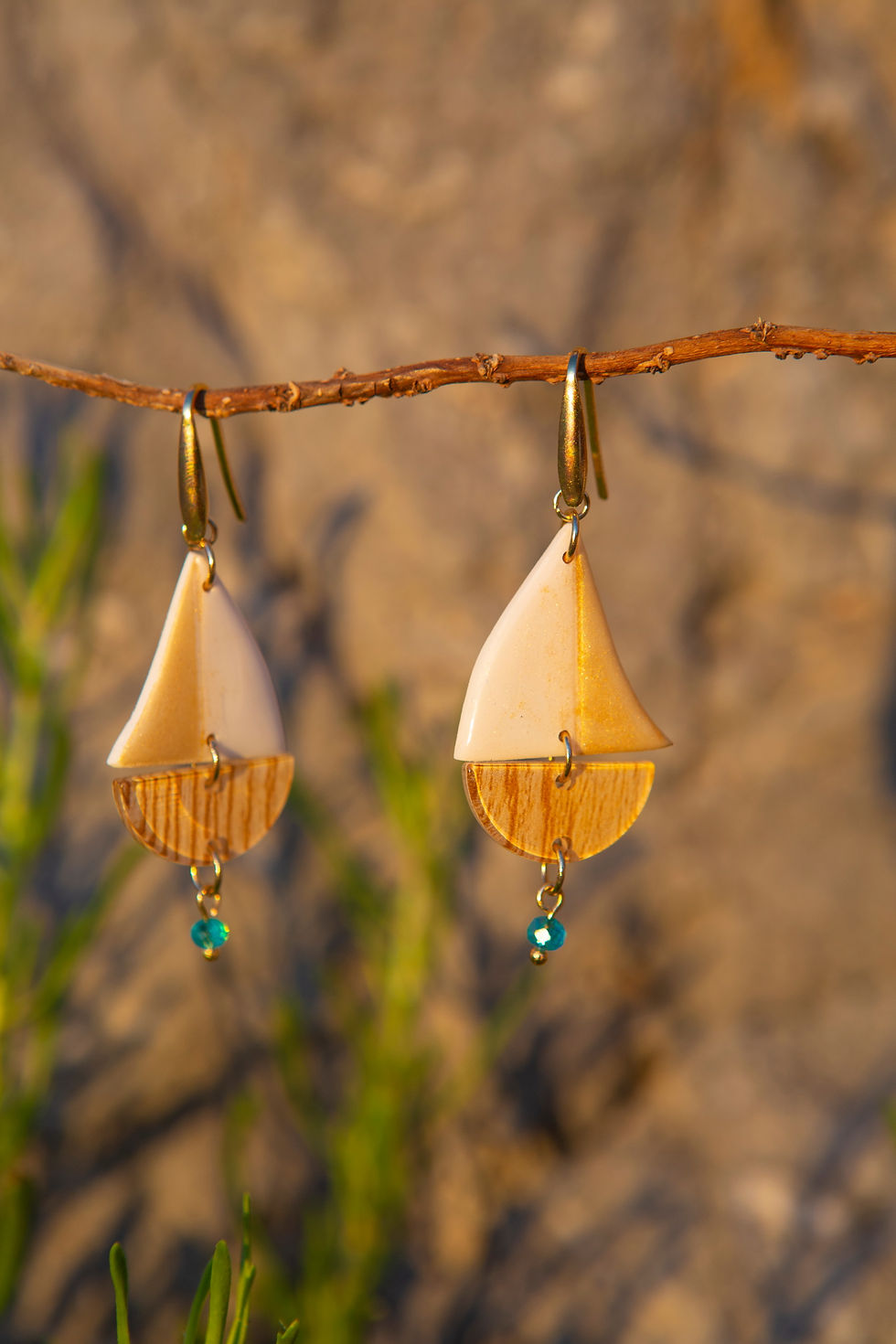 Thumbnail: Parure barche a vela alba sul mare