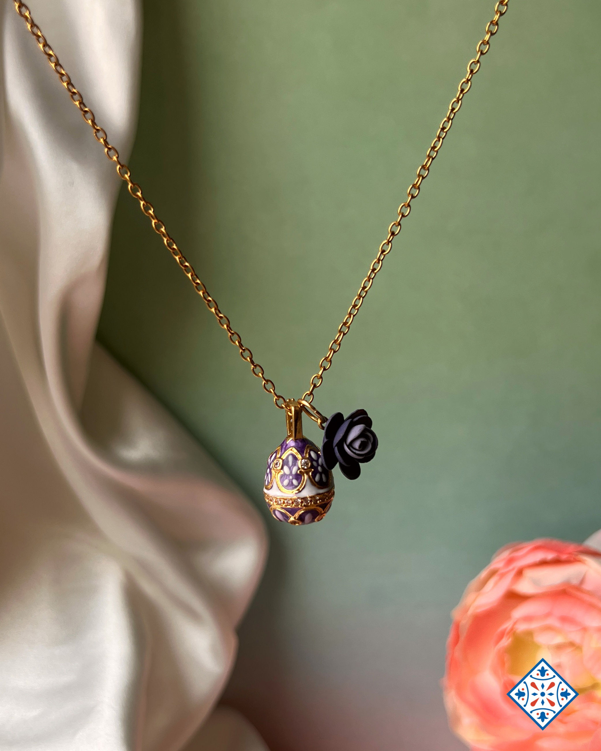 Collana con ovetto viola e rosa