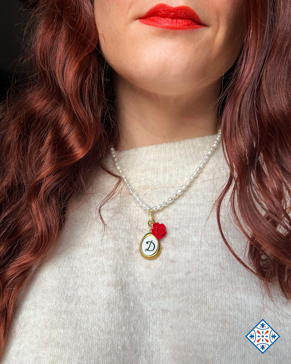 Miniatura: Collana di perle con iniziale e rosa