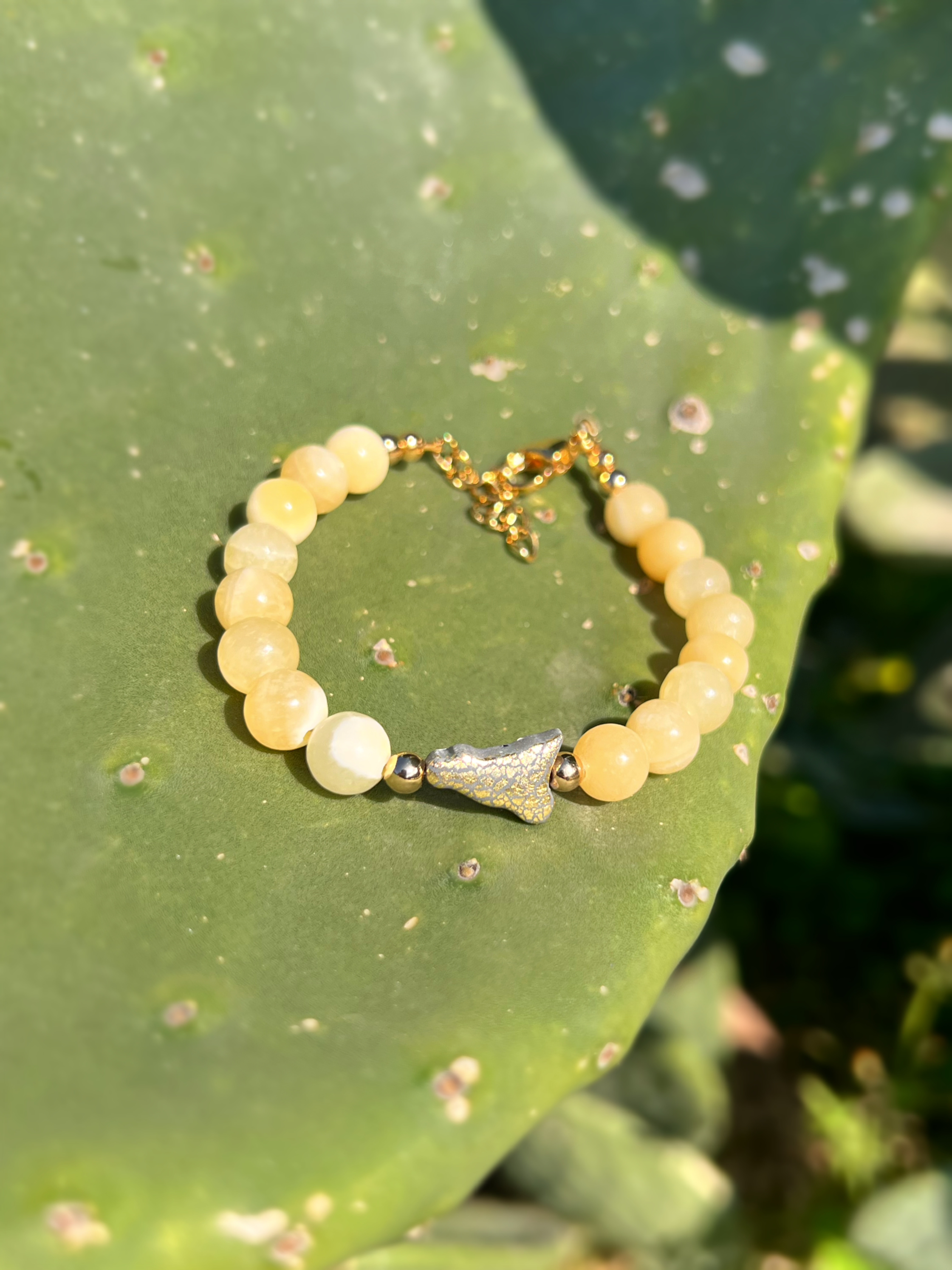 Bracciale per uomo in pietra color avorio