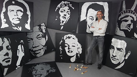 le-peintre-erik-black-painting-avec-plus