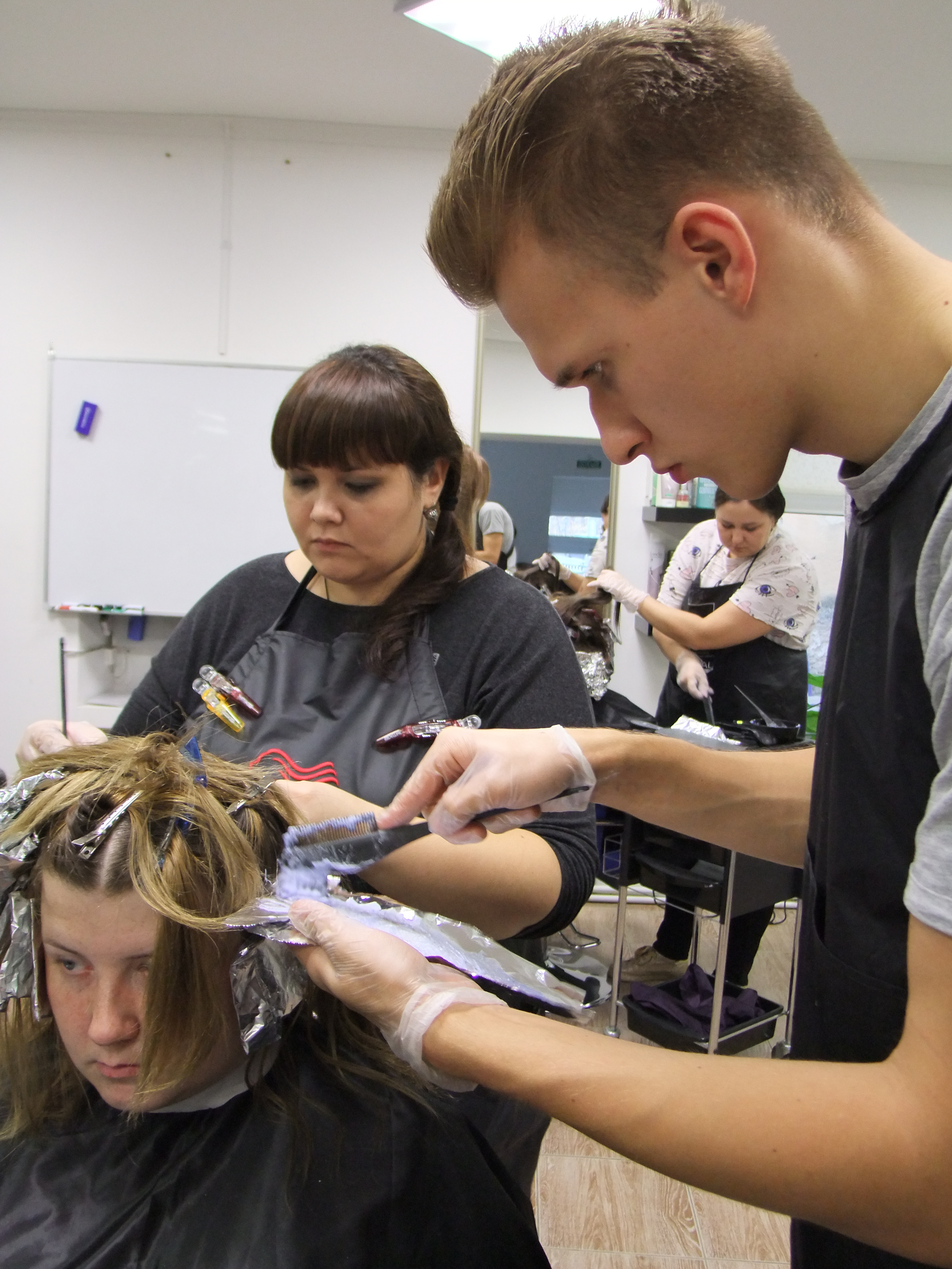 Парикмахер универсал с нуля. Курс по прическам для себя. Обучение парикмахеров красноярск. Обучение парикмахеров красноярск. Образование парикмахера.