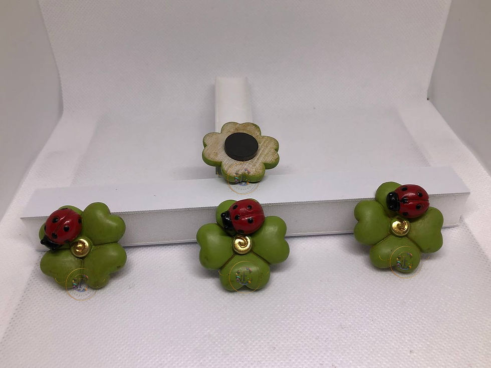 Miniatura: Bomboniera MAGNETE QUADRIFOGLIO VERDE CON COCCINELLA RESINA