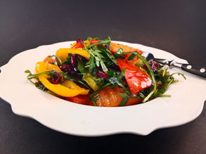 PAPRIKOVÝ SALÁT S BRUSINKAMI