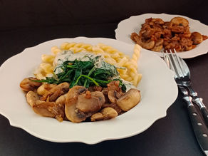 ŽAMPIONY SE ŠPENÁTOVÝM PYRÉ