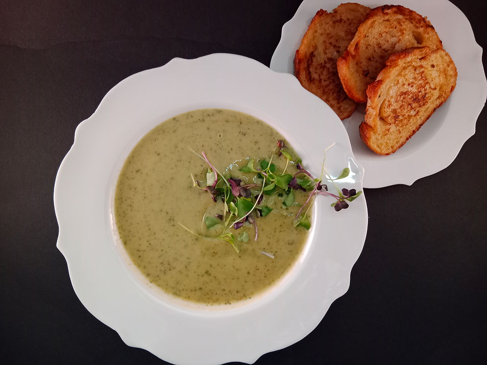 ZELENÝ KRÉM S BÍLOU FAZOLÍ A HRÁŠKEM