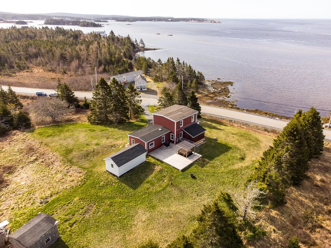 Ostrea Rental Cabin overlooking the harbour water views