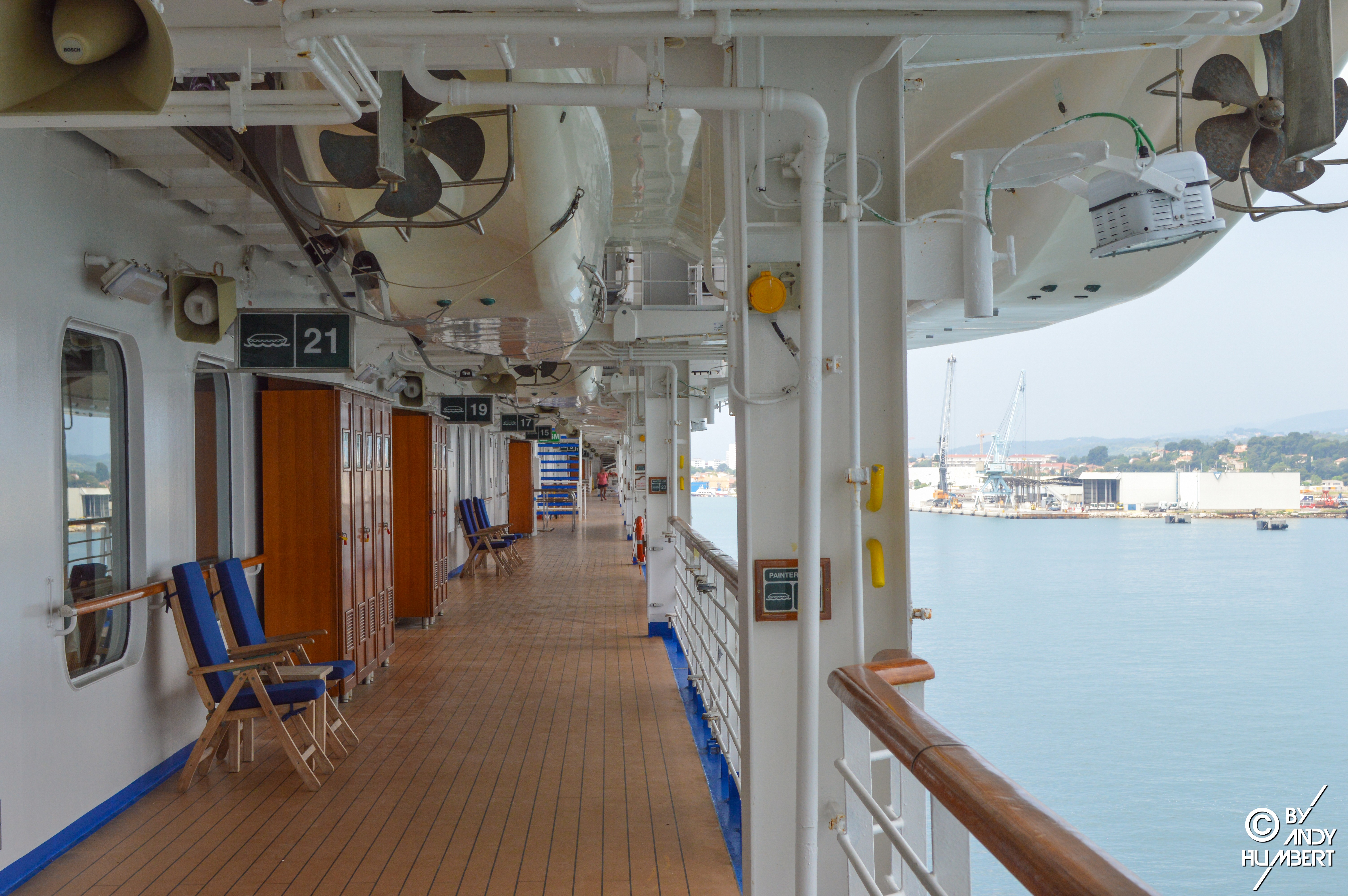 Promenade Deck (ponts 7 & 8)