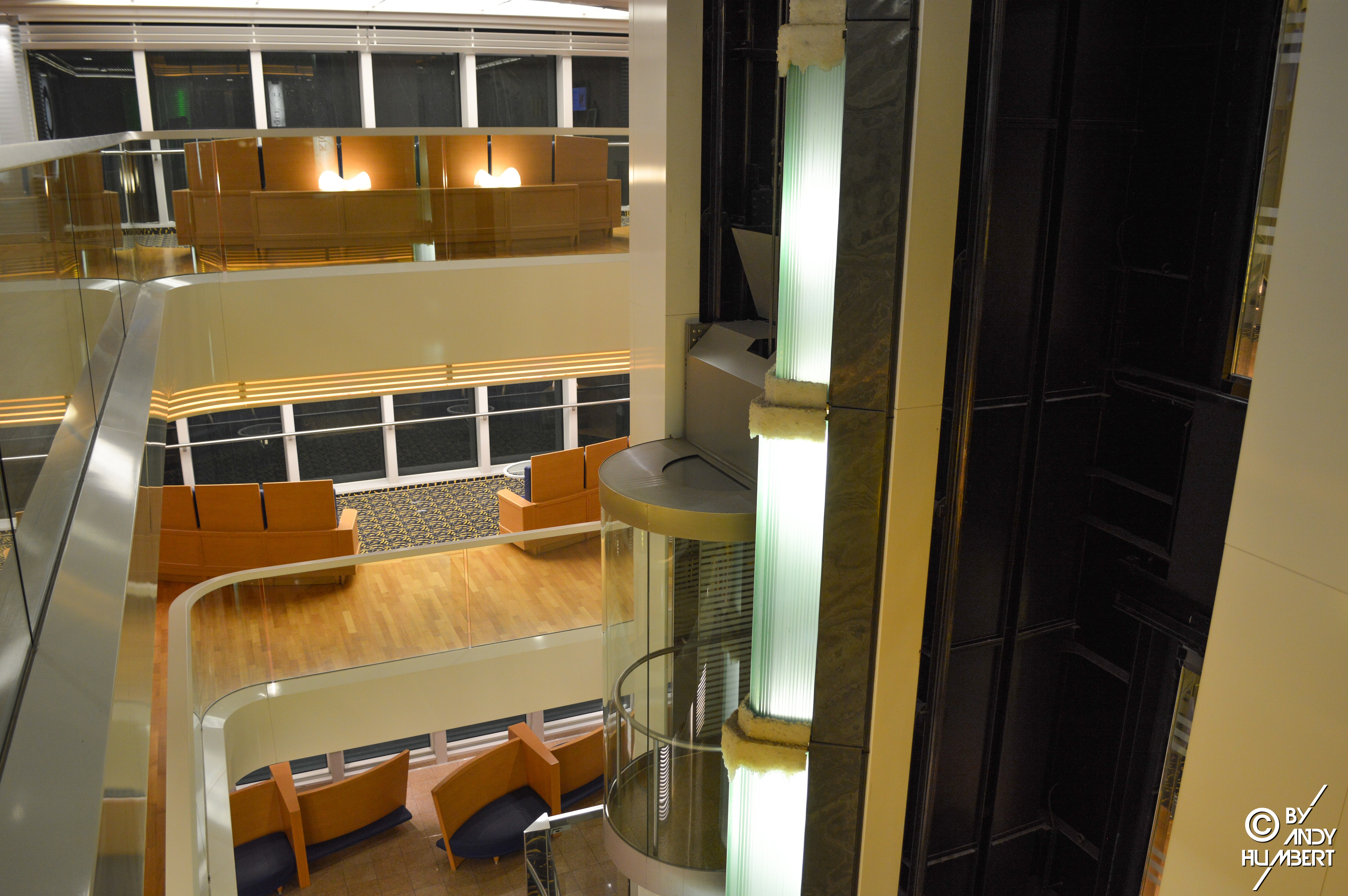 Atrium (ponts 6 à 9)