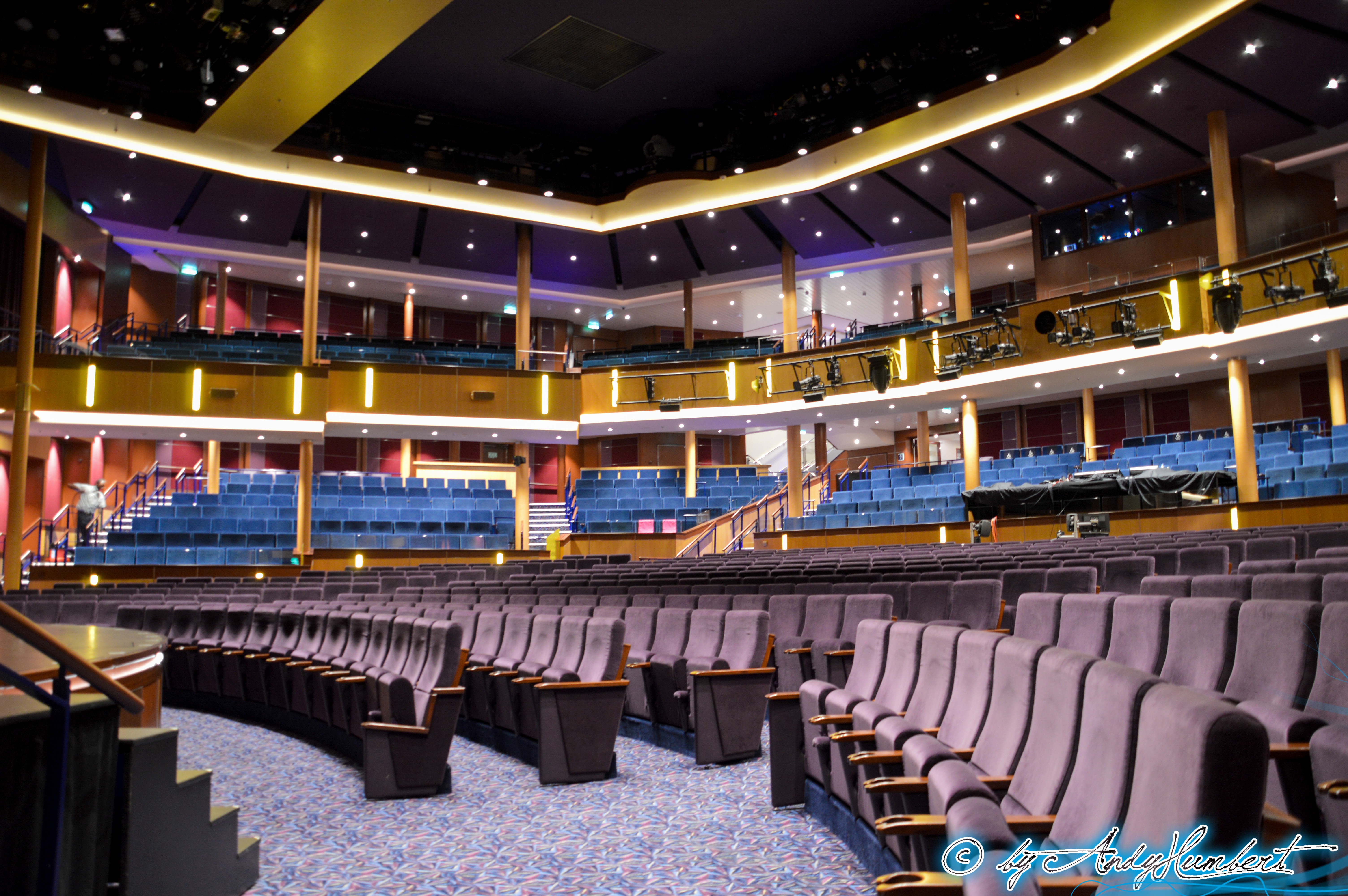 The Royale Theatre (ponts 3, 4 & 5)
