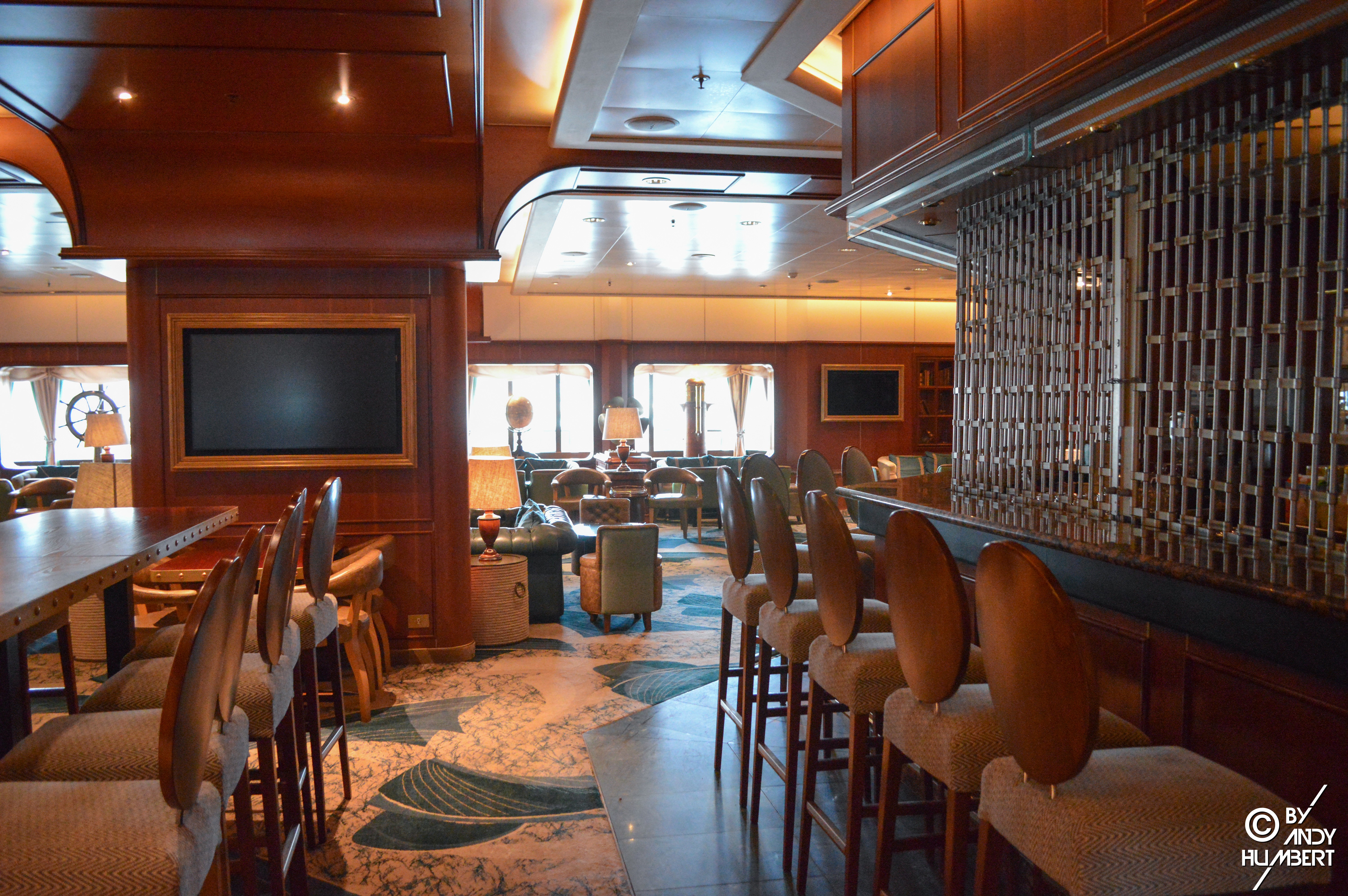 Yacht & Compass (pont 7)