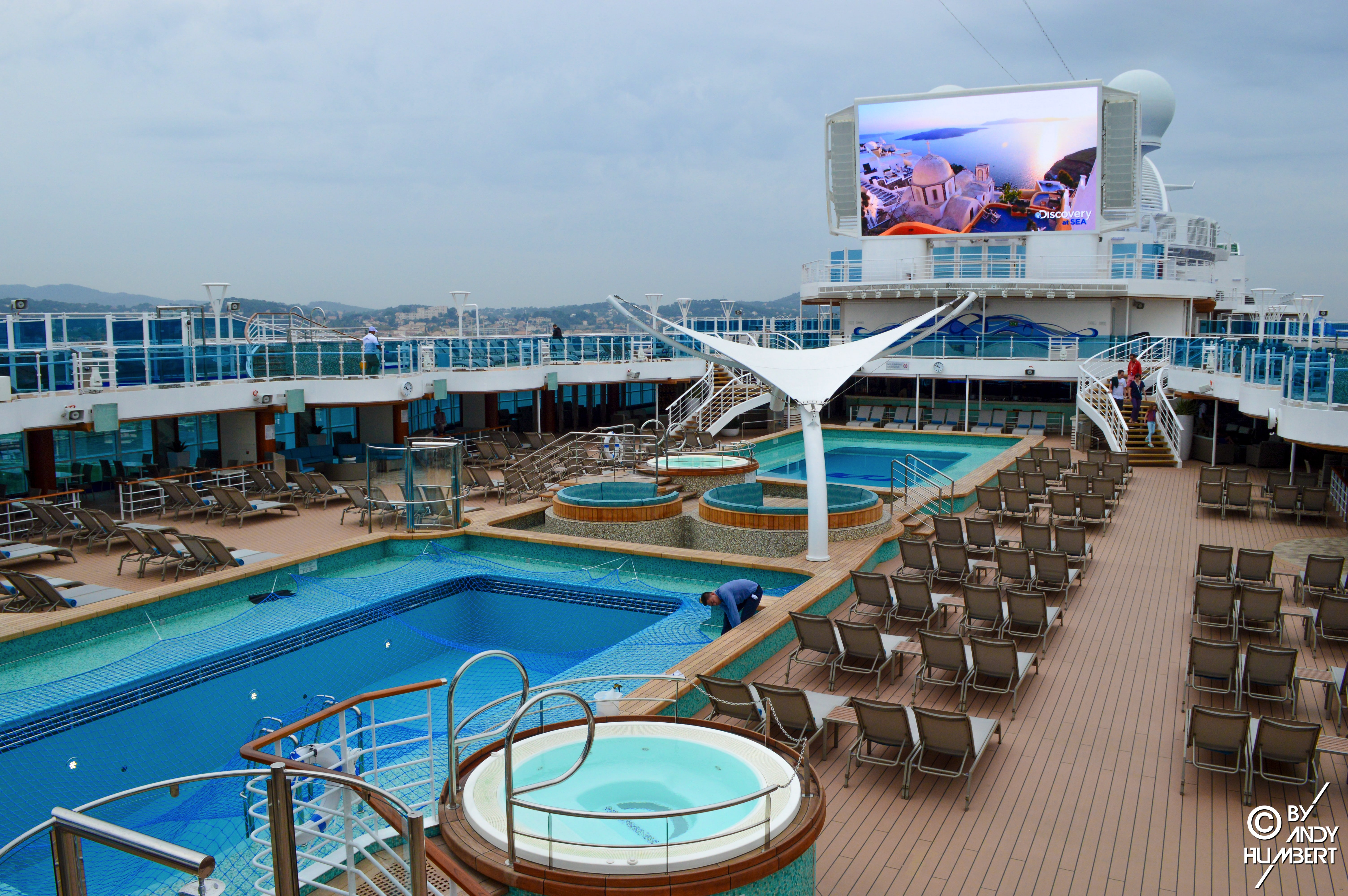 Sky Pools (pont 16 Lido)