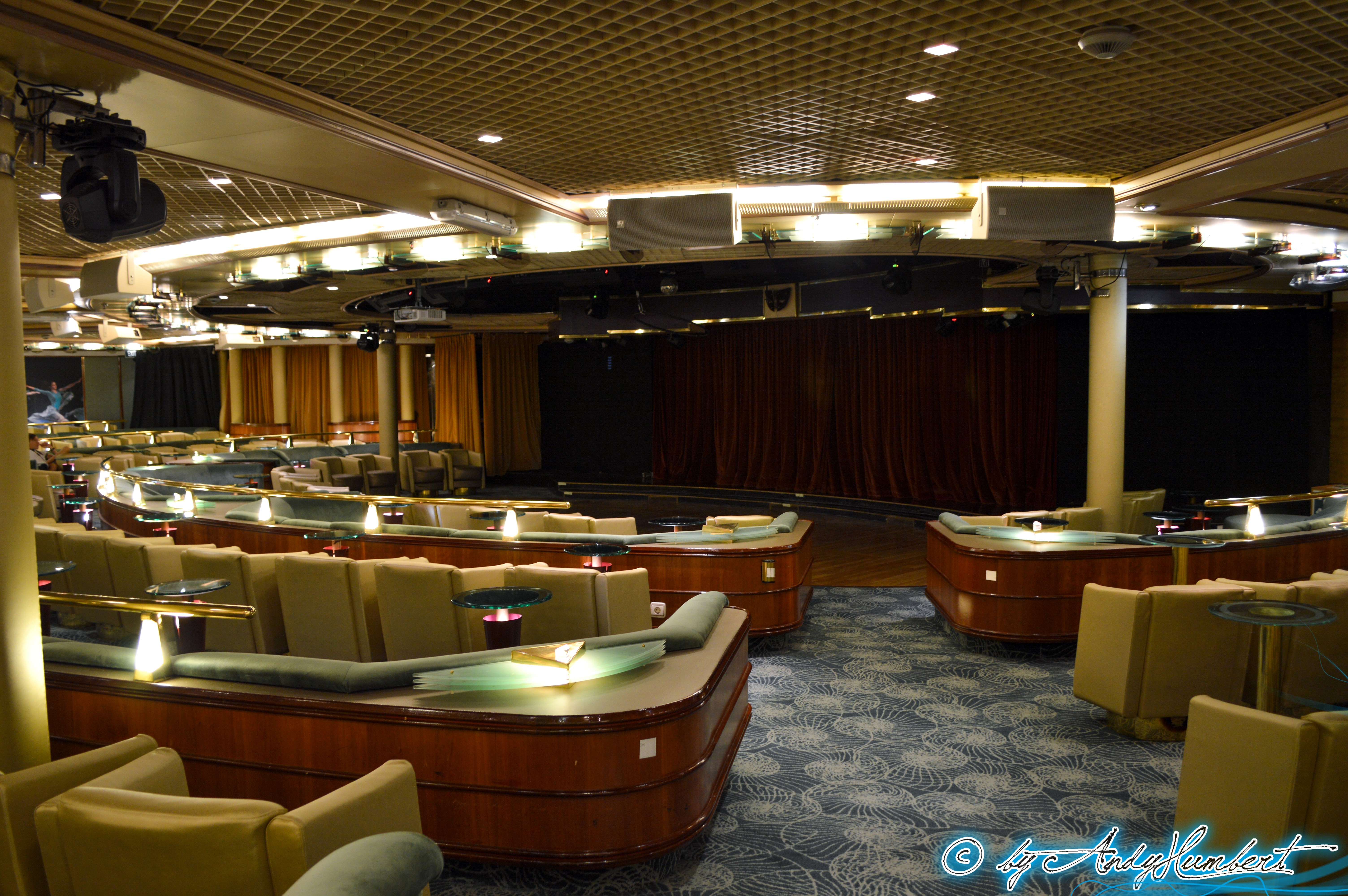 Muses Lounge (pont 5 Dionyssos)