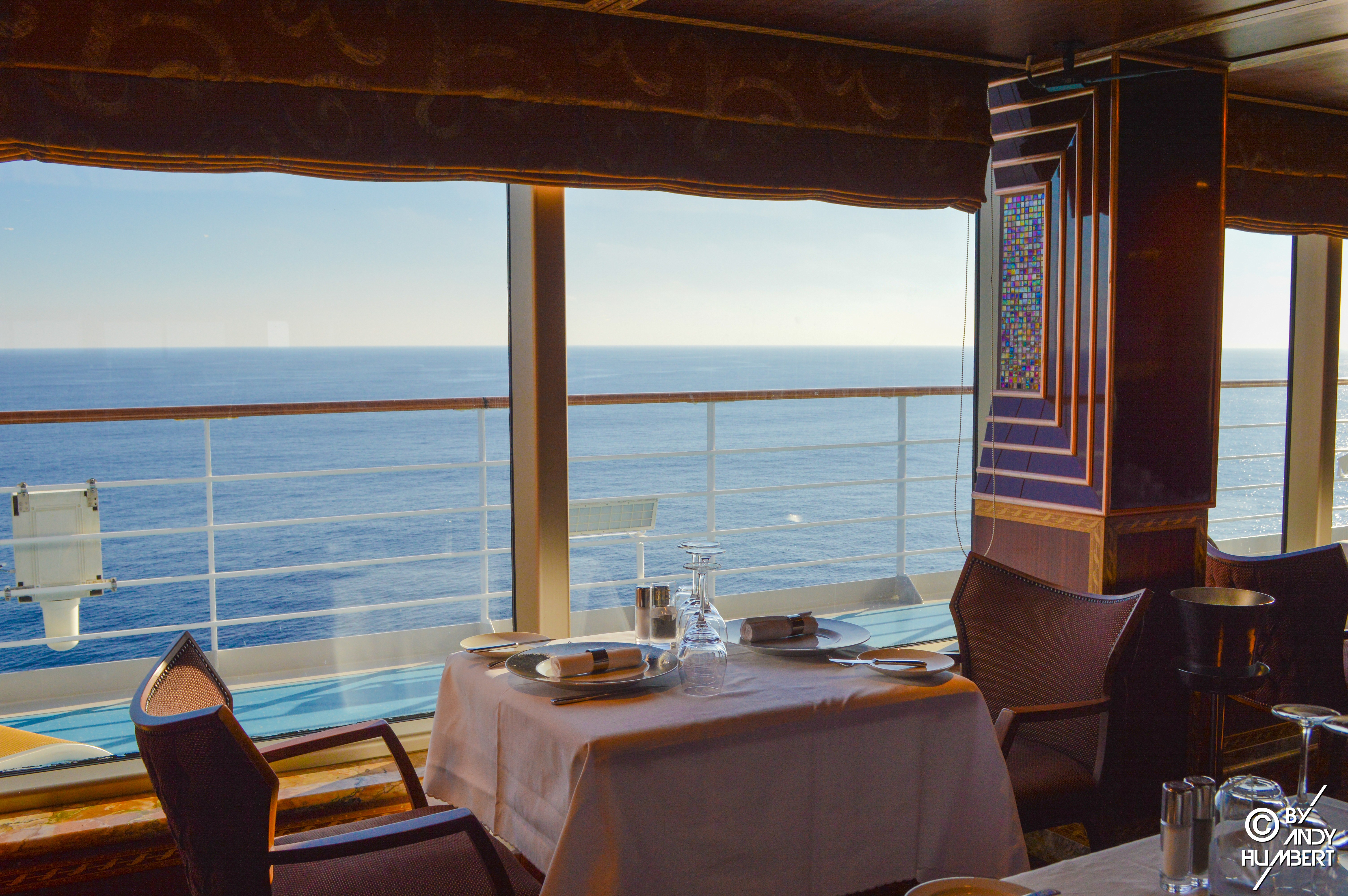 Restaurant Club Blue Moon (pont 11)