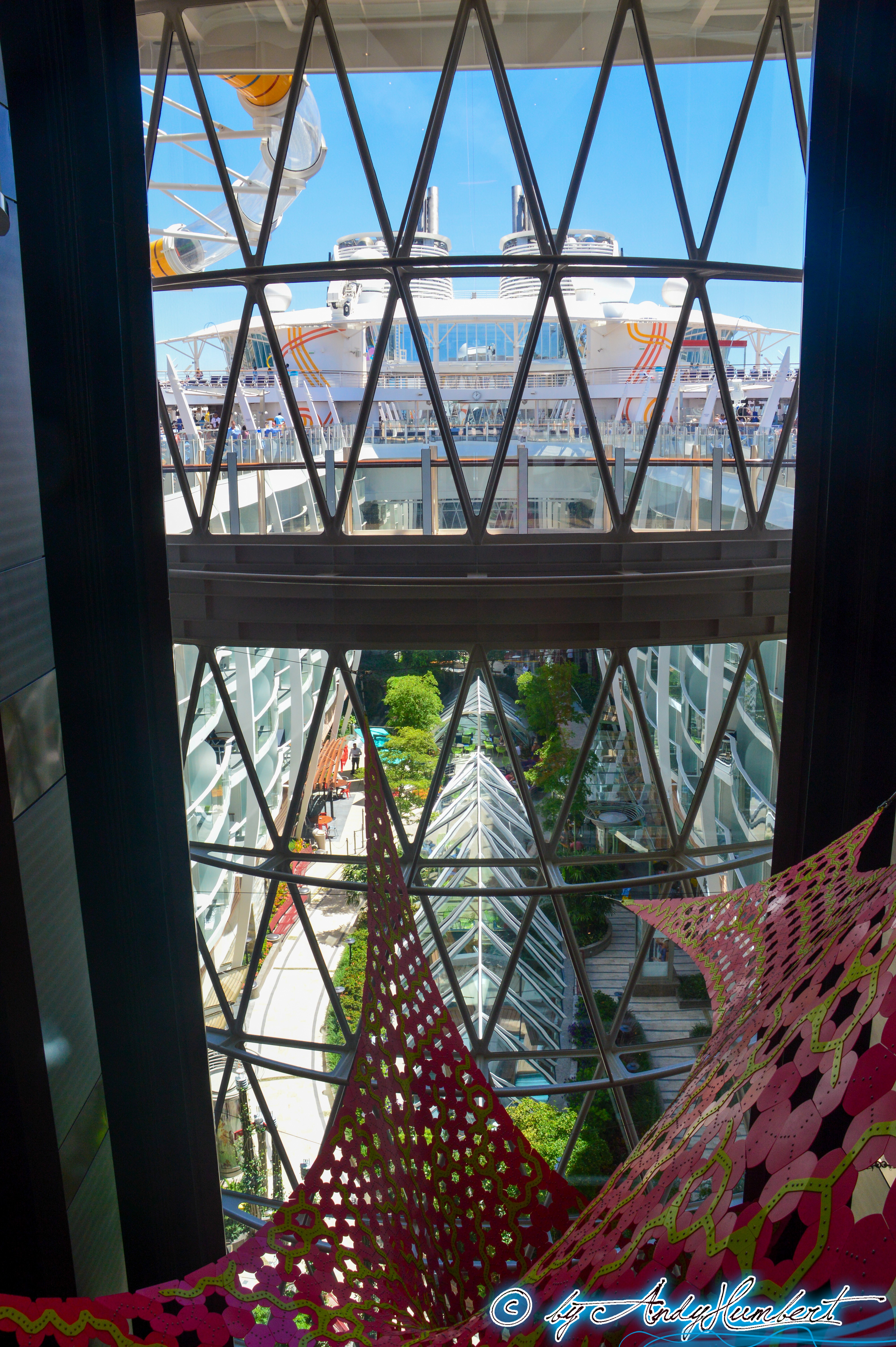 Atrium avant (ponts 4 à 16)