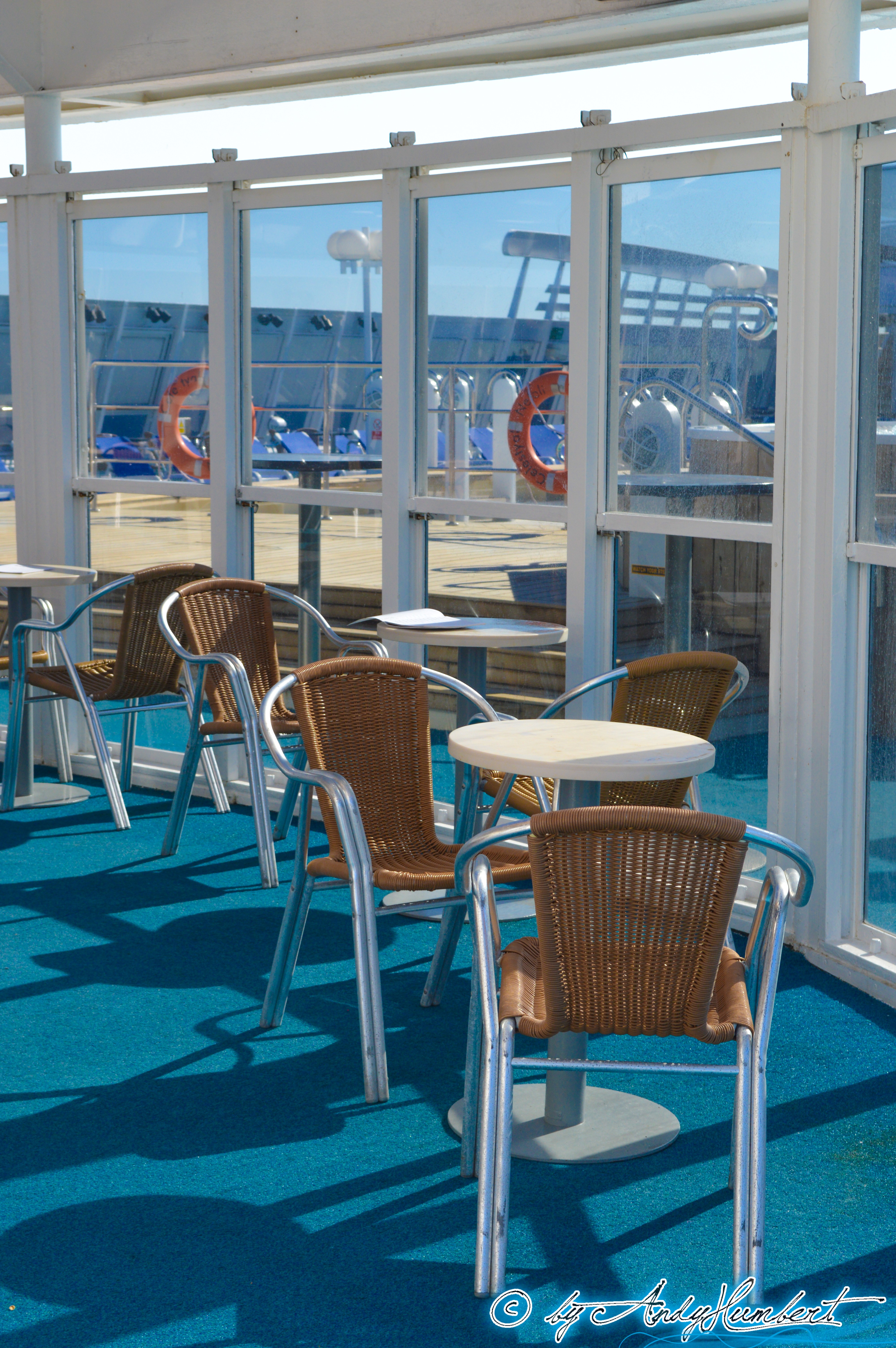 Helios Bar (pont 8 Ouranos)