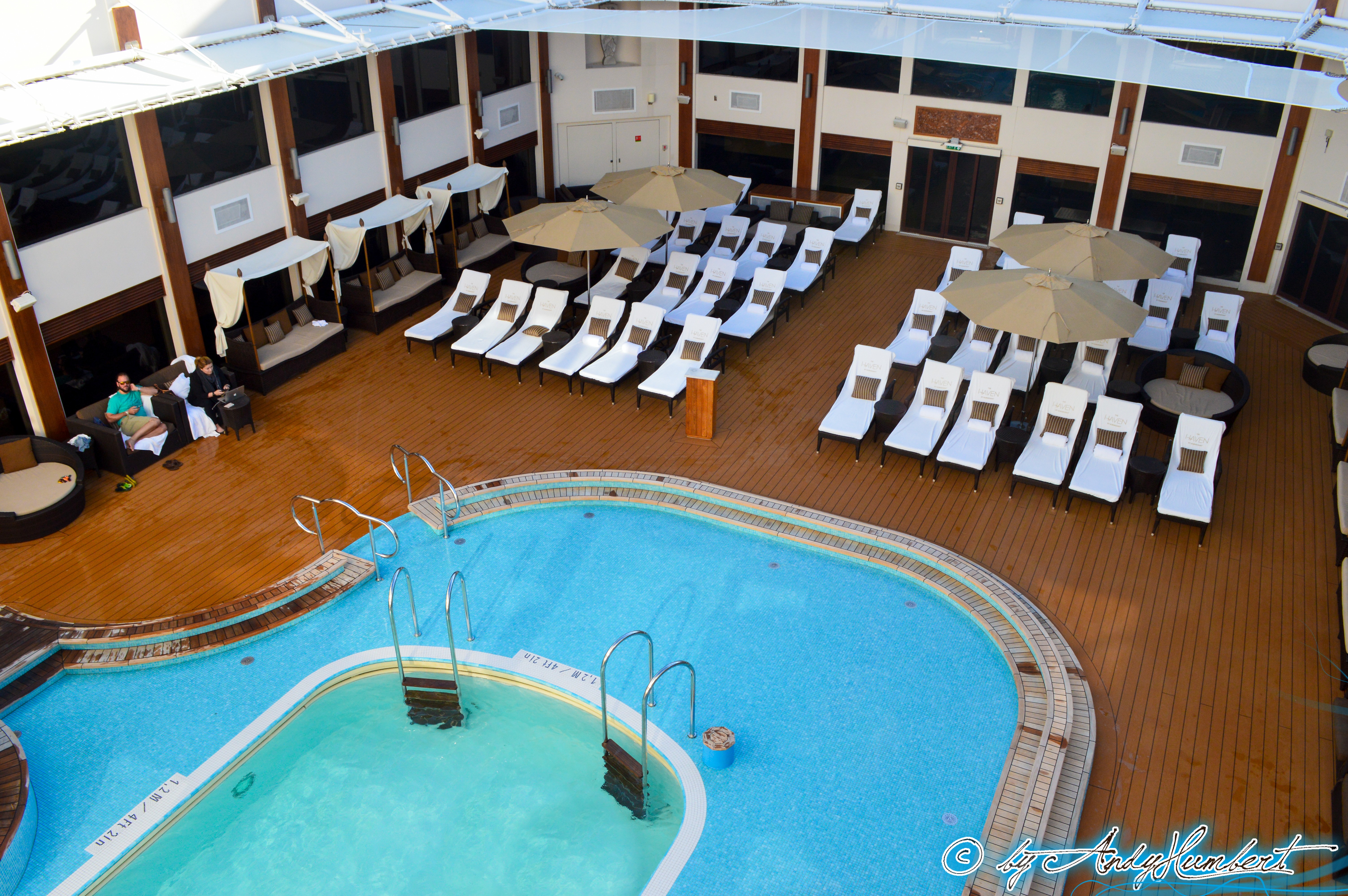 Courtyard Pool & Spa (pont 16)